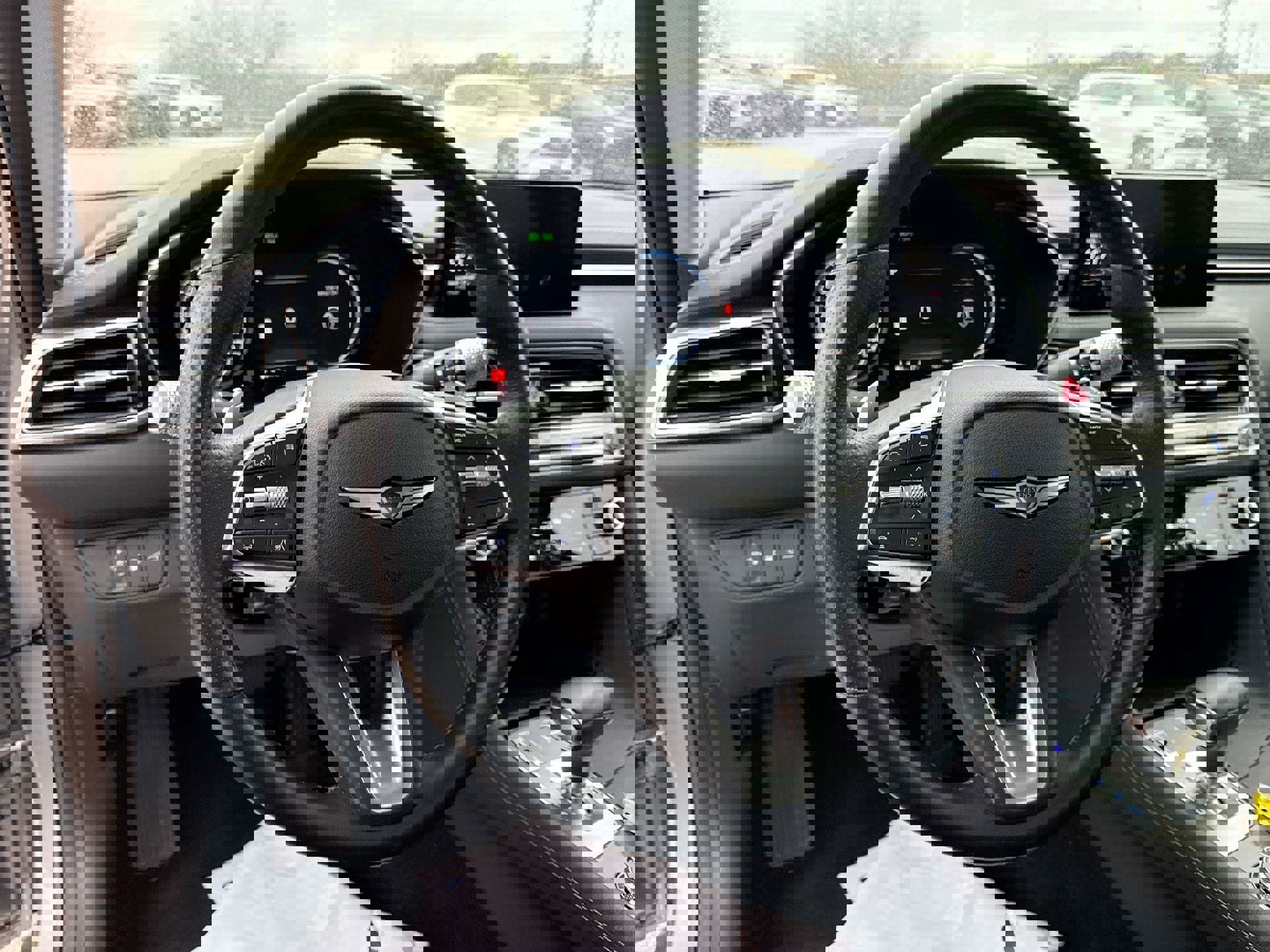 Used 2025 Genesis G70 2.5T image 11