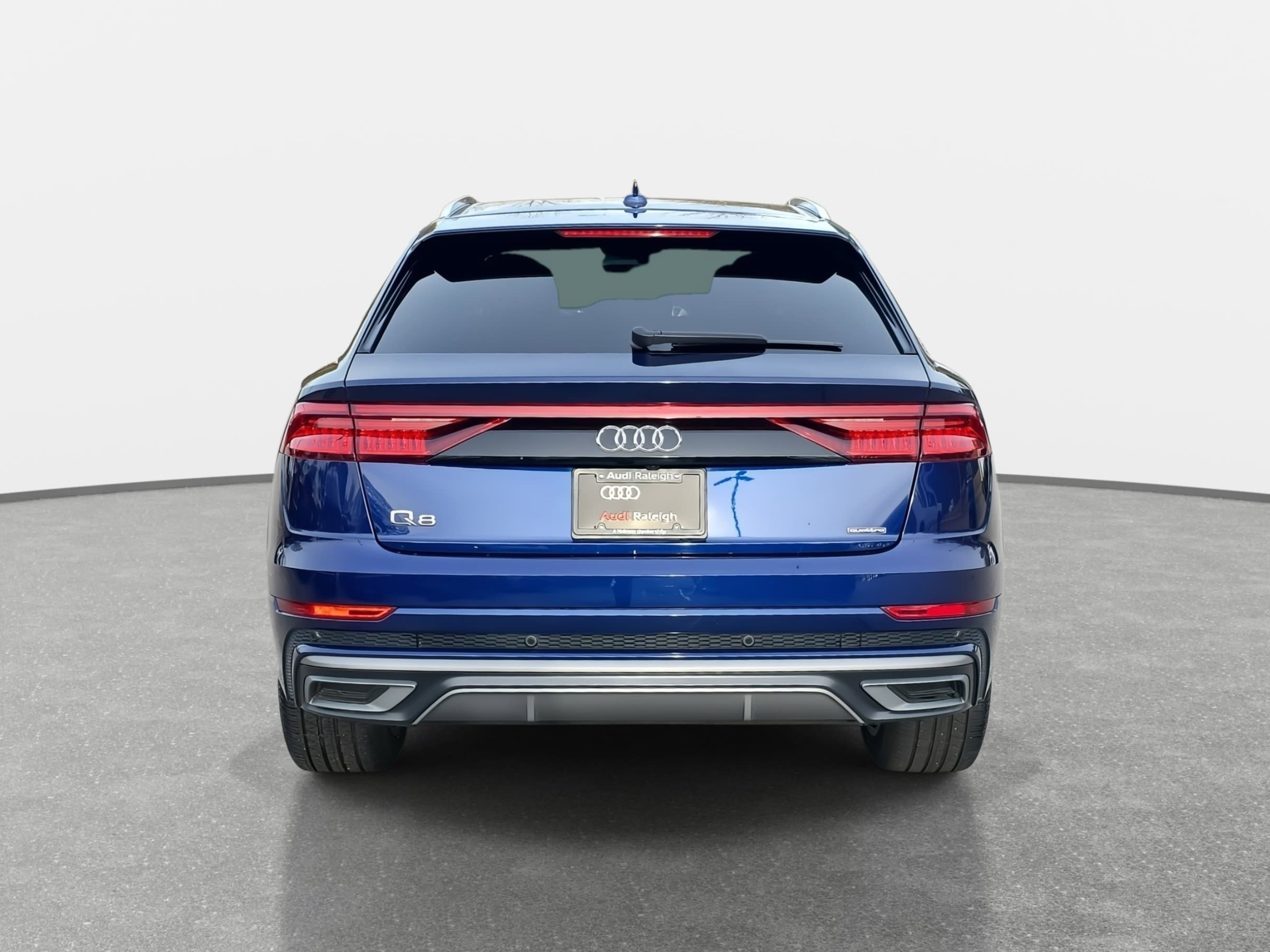 Used 2022 Audi Q8 Premium Plus image 6
