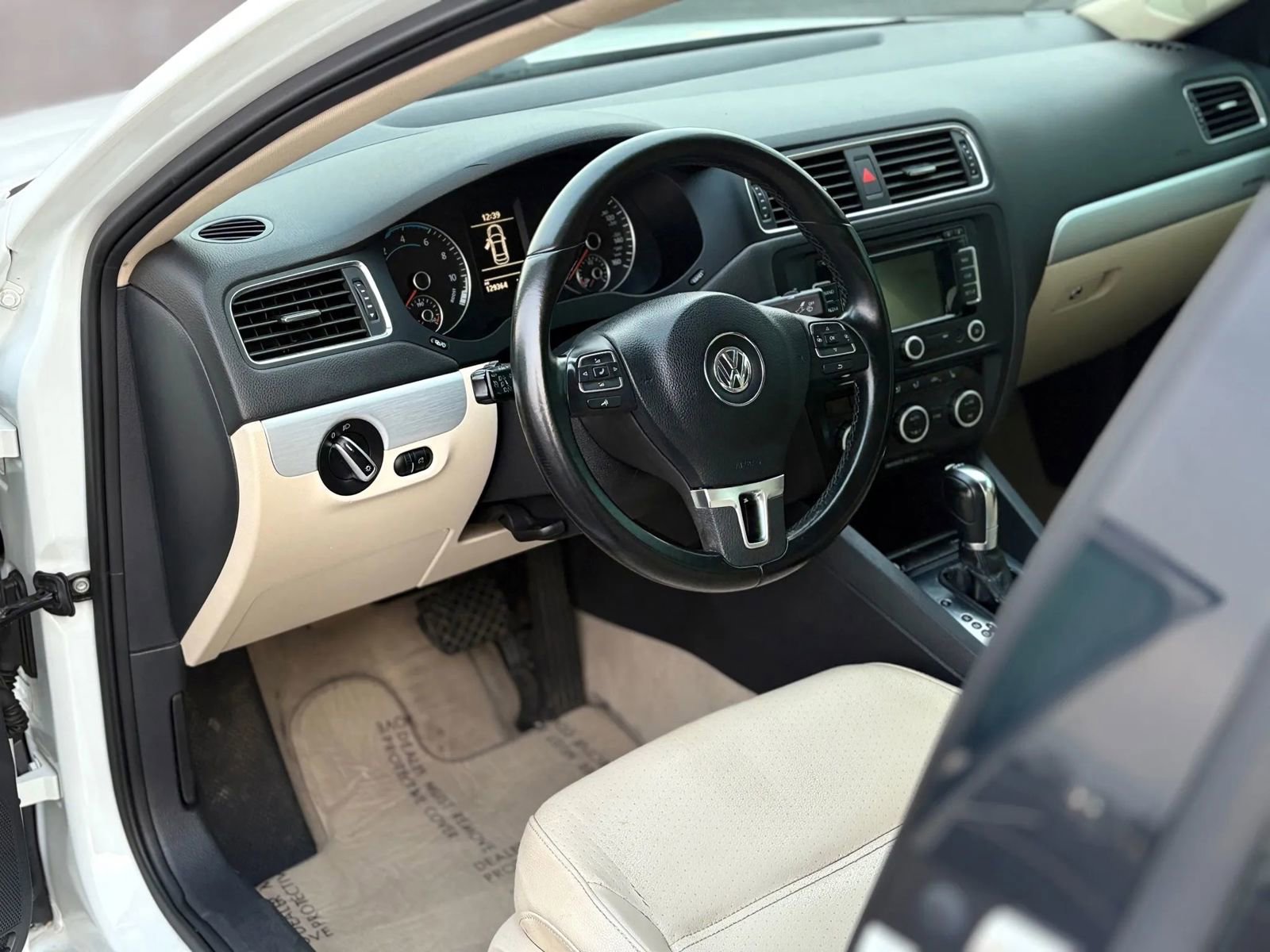Used 2013 Volkswagen Jetta Hybrid Sedan image 10
