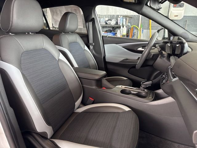 Used 2024 Buick Envista Preferred image 27