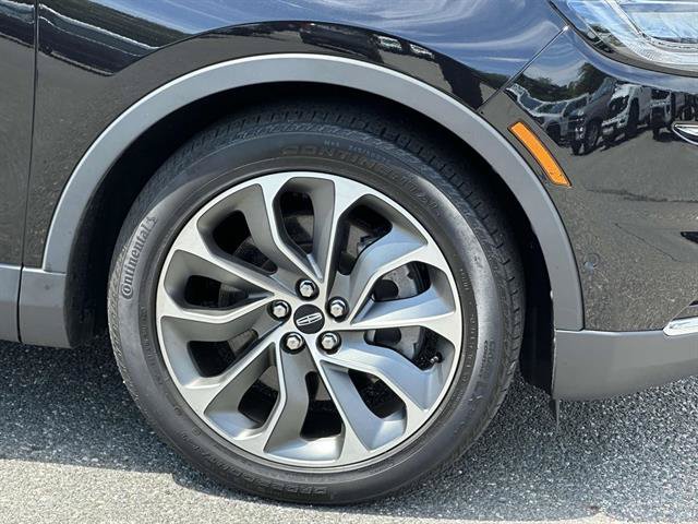 Used 2022 Lincoln Nautilus Reserve AWD/4WD image 28