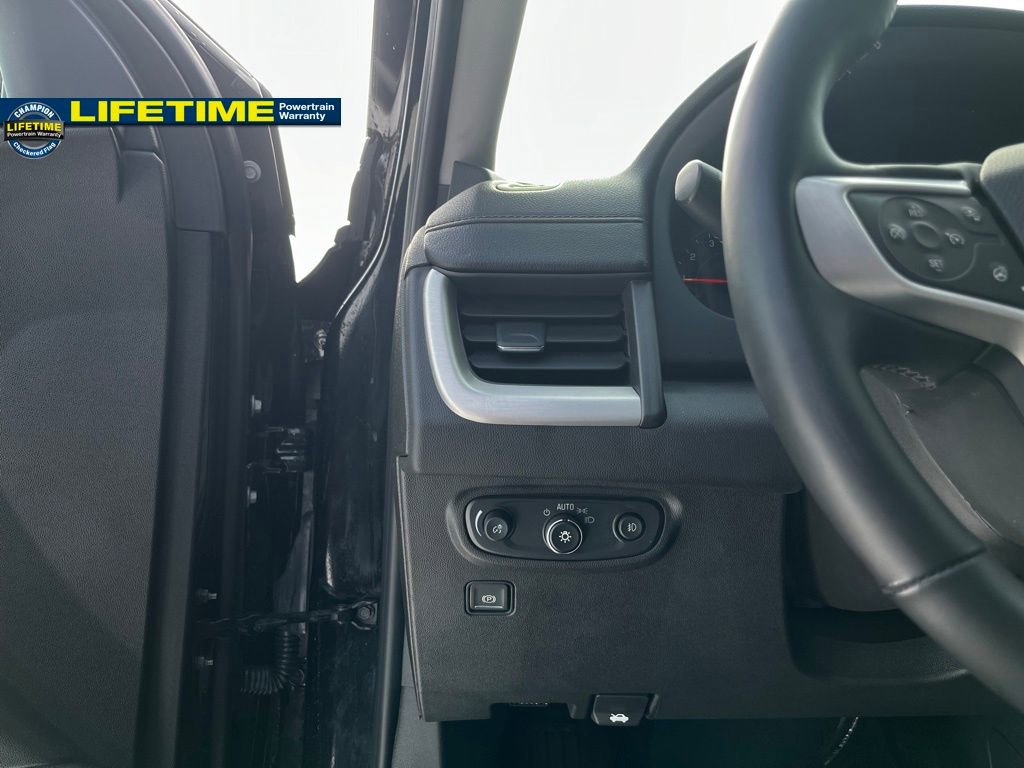 Used 2024 GMC Terrain SLT image 23