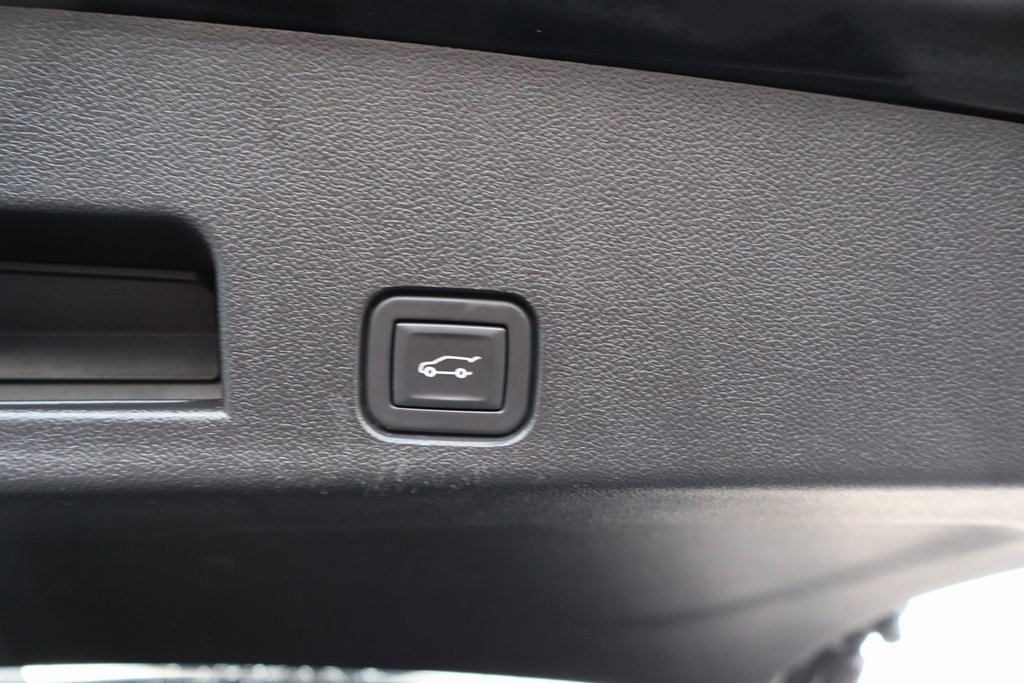 Used 2024 Chevrolet Traverse LS w/ Midnight/Sport Edition image 23