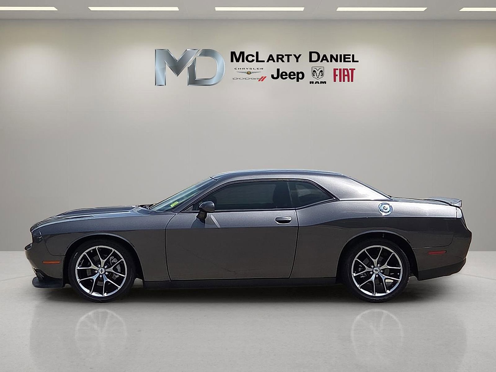 Used 2022 Dodge Challenger GT RWD image 3