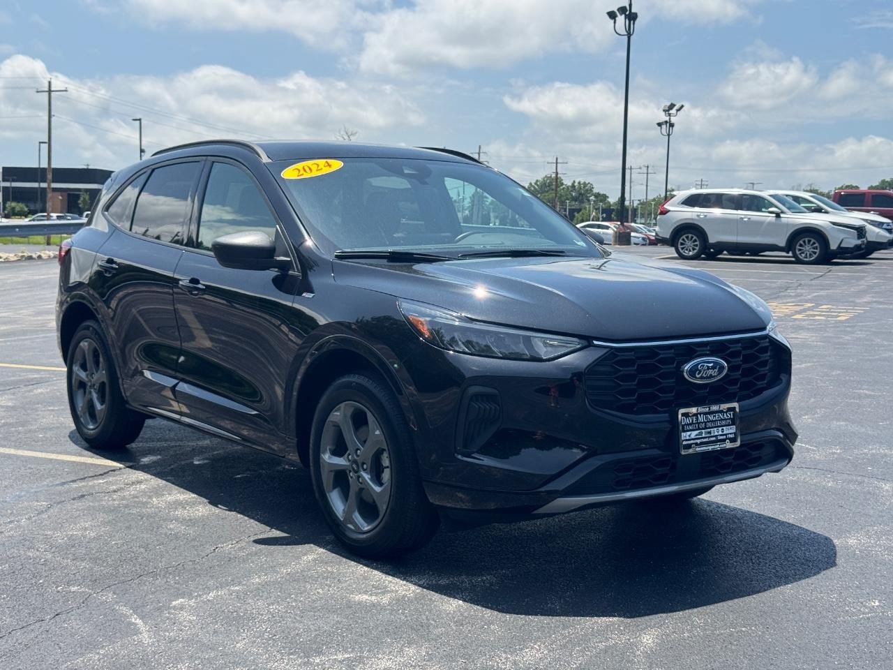 Used 2024 Ford Escape ST-Line w/ Tech Pack #1 AWD/4WD image 2