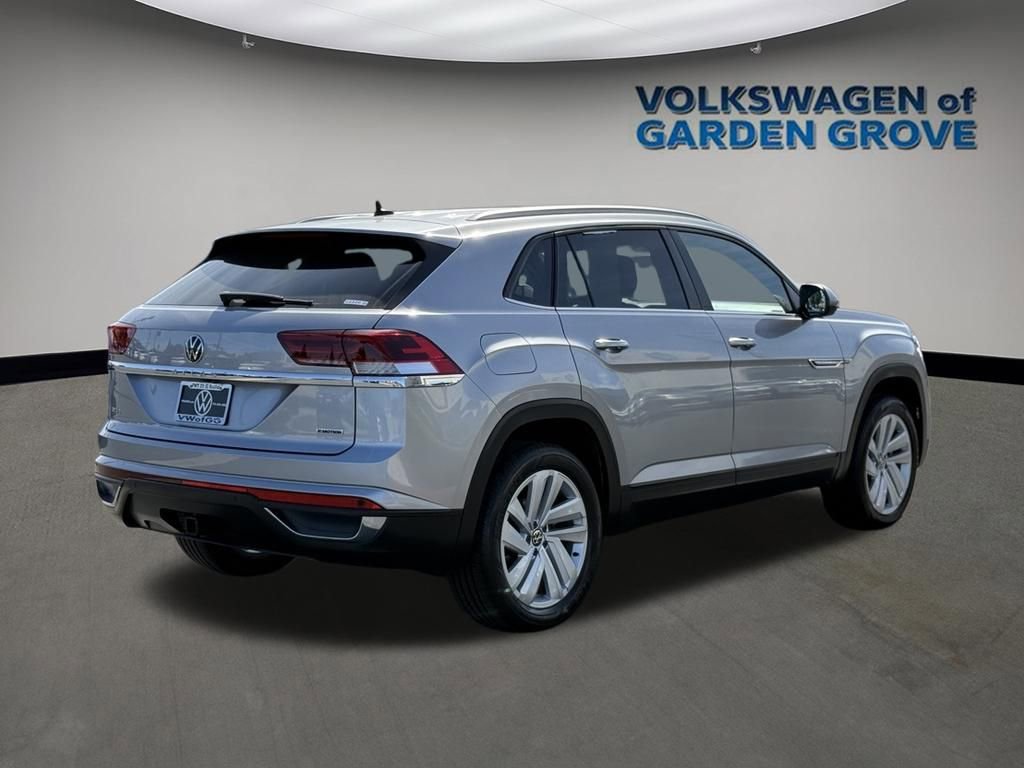 Certified 2022 Volkswagen Atlas Cross Sport SE image 7