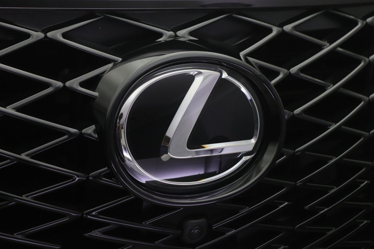 Used 2026 Lexus LX 600 F Sport w/ Accessory Package (Z1) AWD/4WD image 26