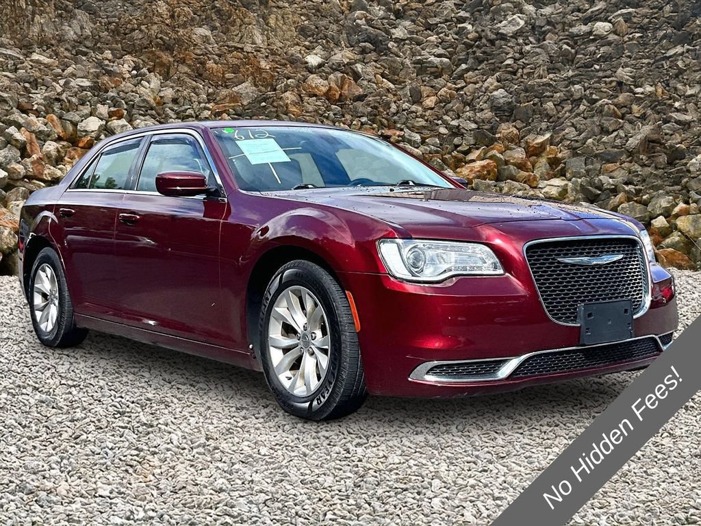 Used 2015 Chrysler 300 Limited RWD image 9