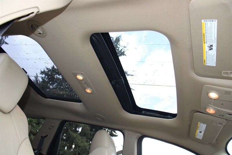 Used 2010 Chevrolet Traverse LTZ AWD/4WD image 9