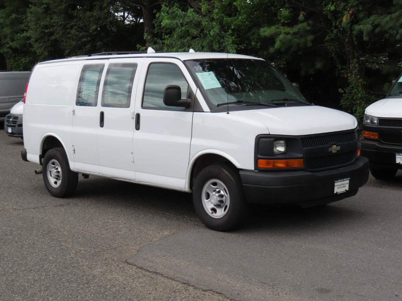 Used 2015 Chevrolet Express 2500 RWD image 21