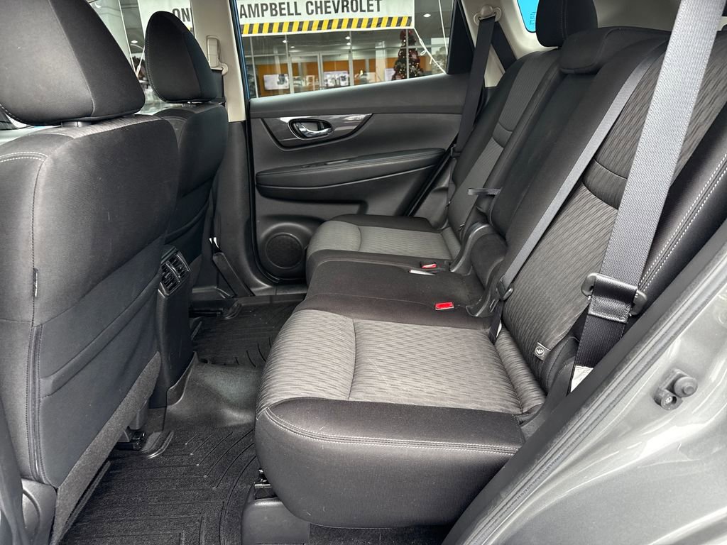 Used 2018 Nissan Rogue S image 29