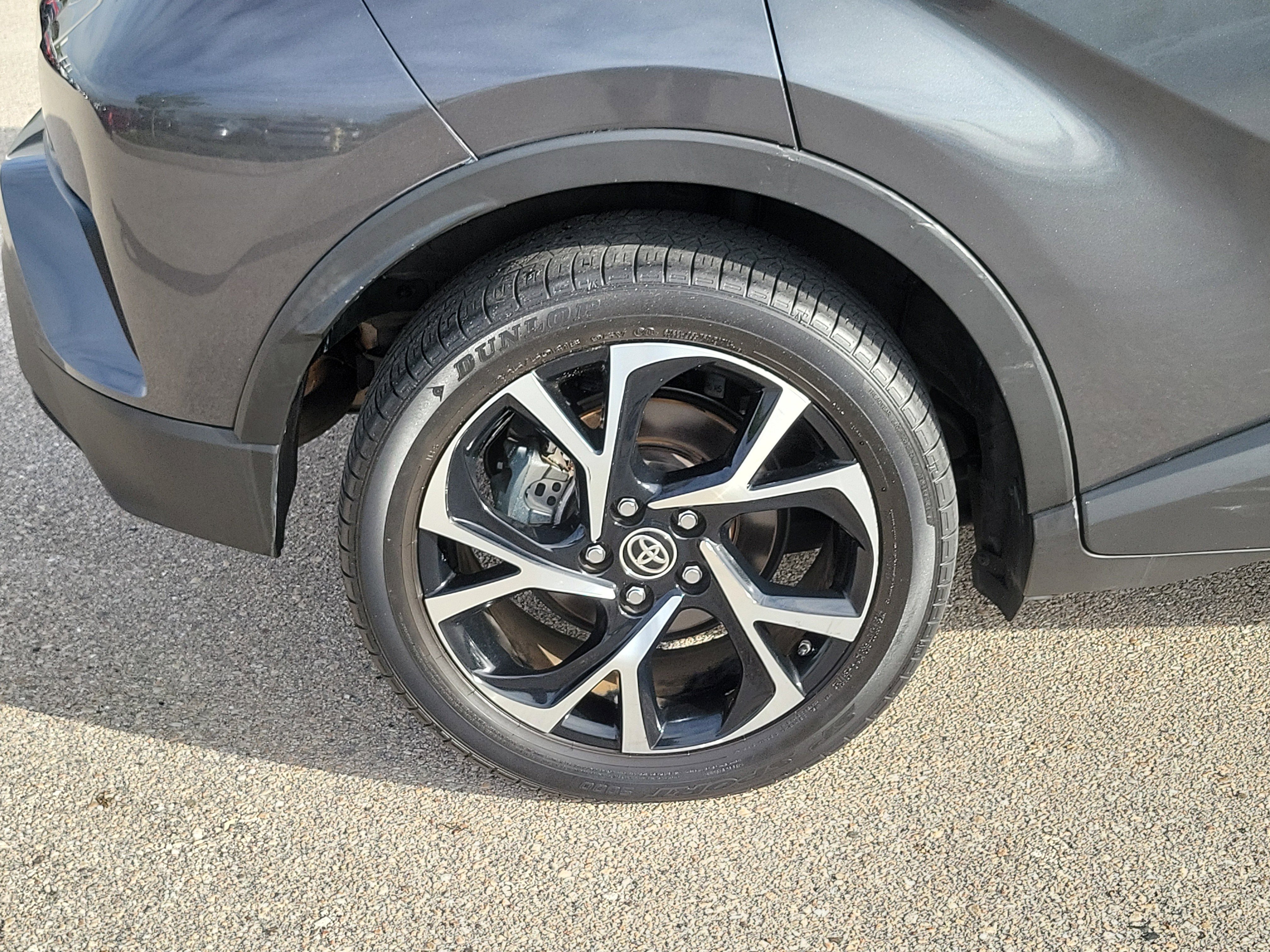 Used 2021 Toyota C-HR XLE FWD image 9