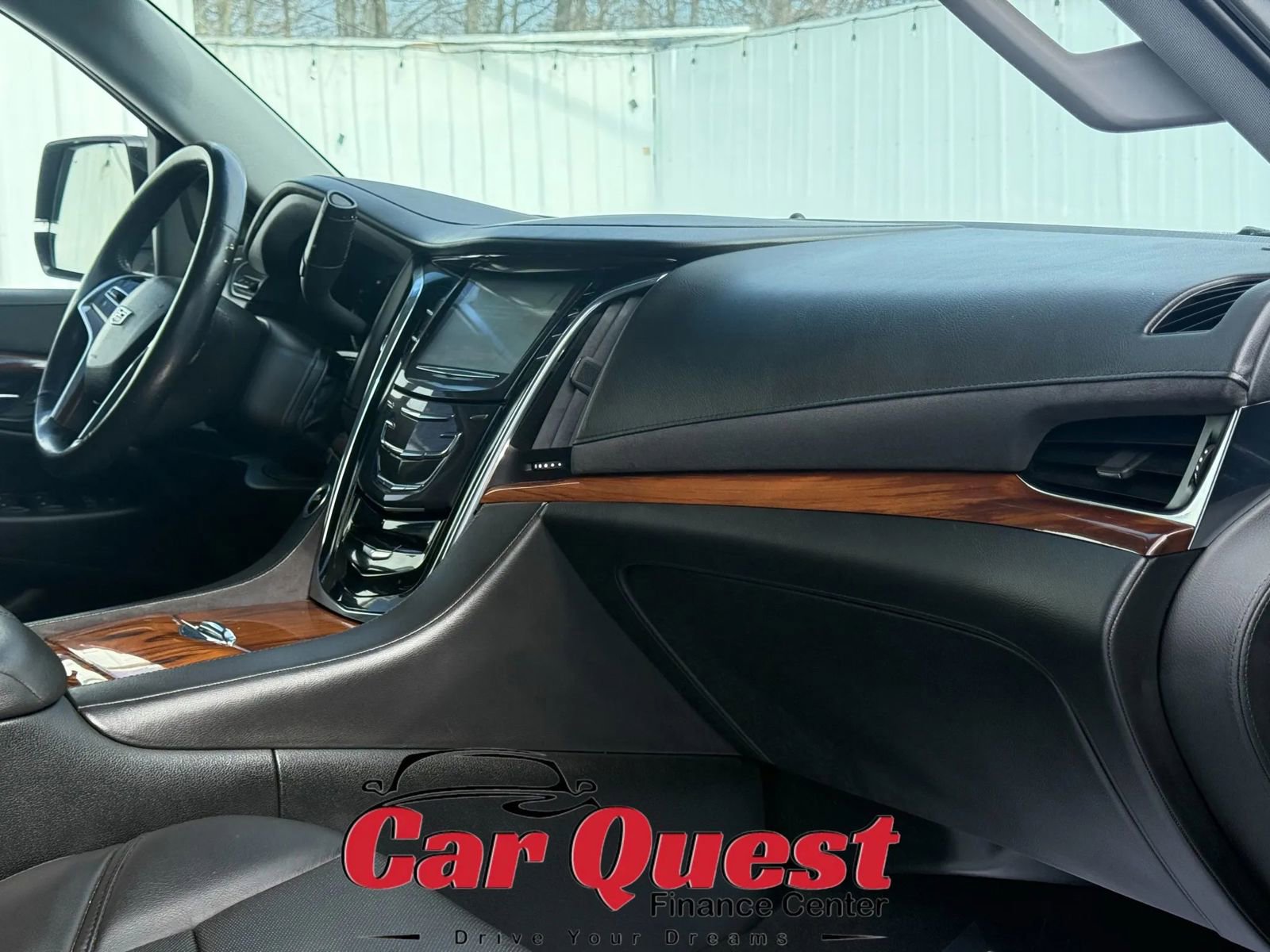 Used 2016 Cadillac Escalade Luxury image 22