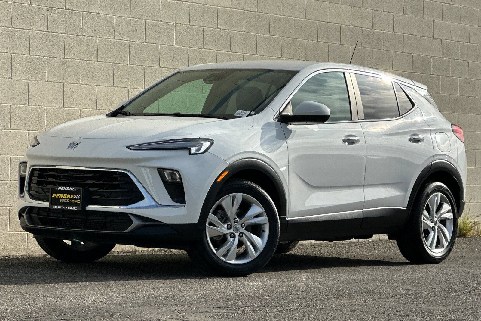 Certified 2024 Buick Encore GX Preferred FWD image 8