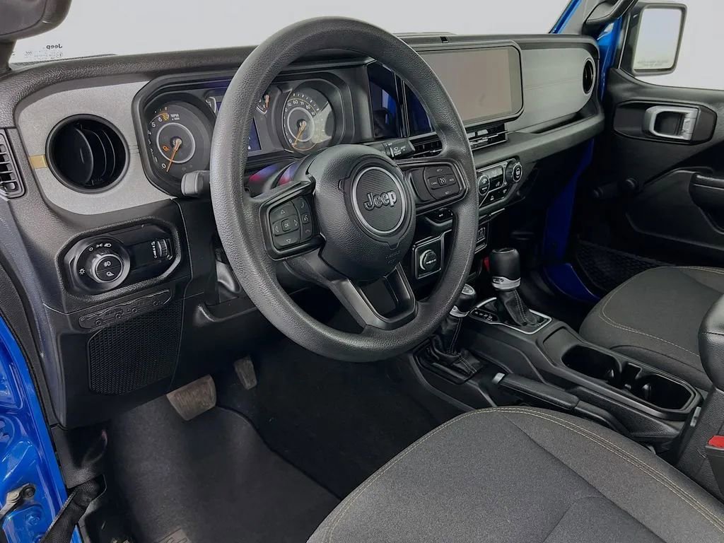 Used 2024 Jeep Gladiator Sport AWD/4WD image 10