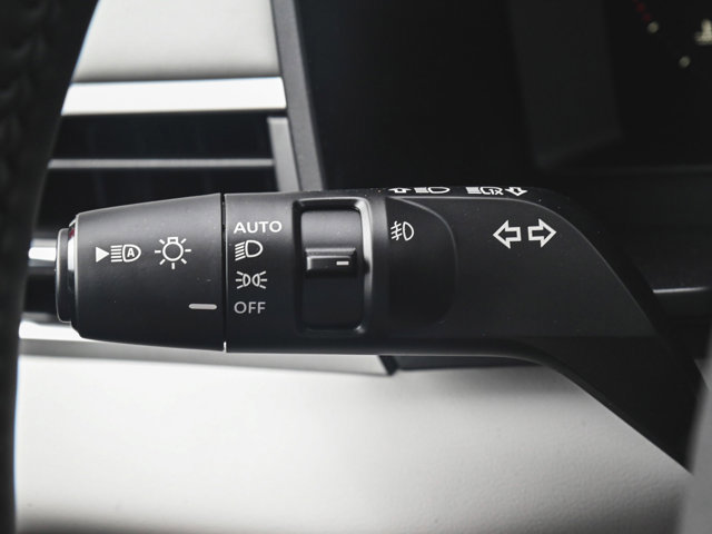 New 2025 Mitsubishi Outlander SEL image 24