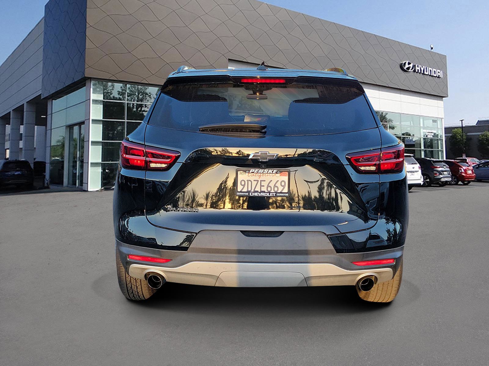 Used 2023 Chevrolet Blazer LT w/ Midnight/Sport Edition FWD image 4