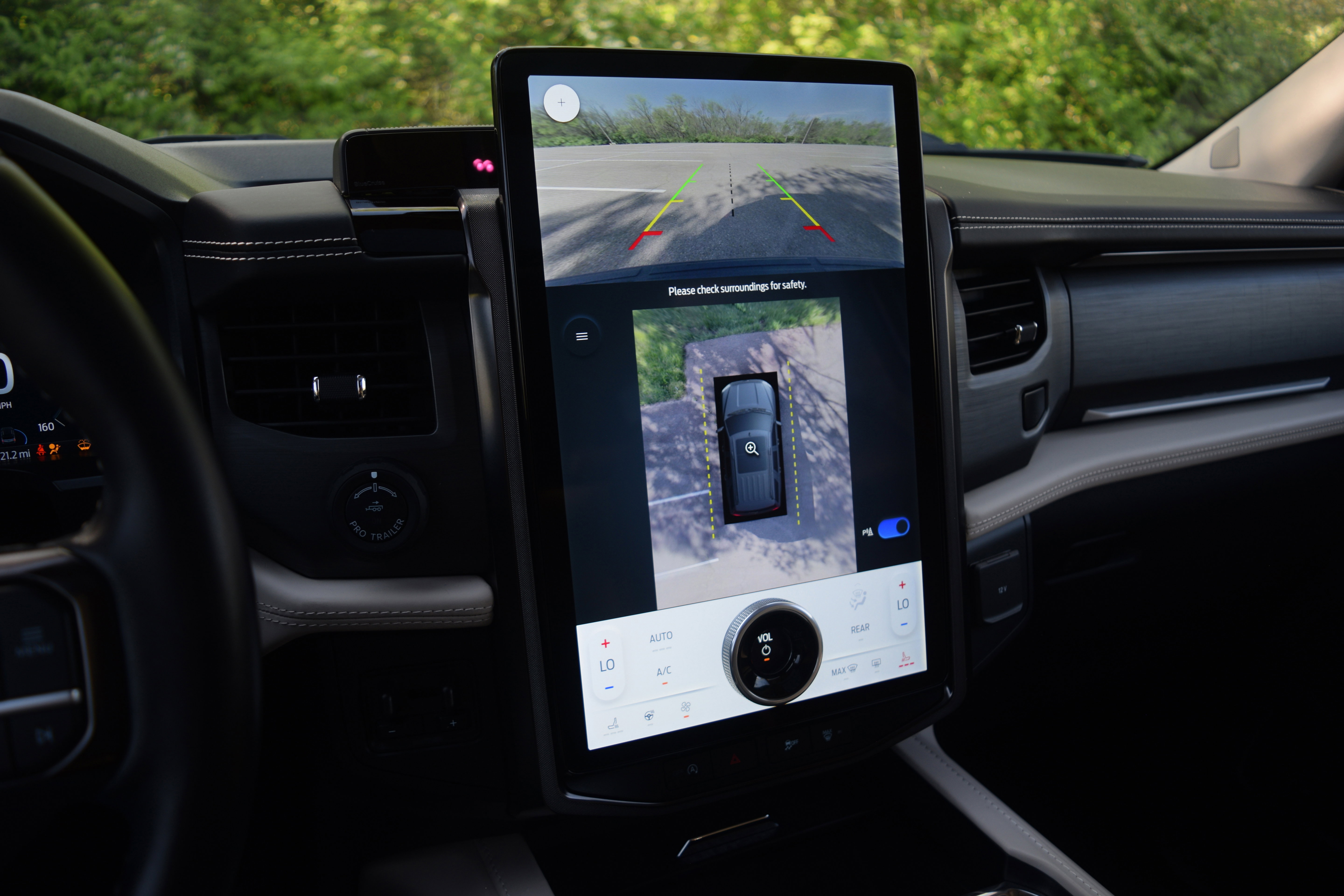 Used 2023 Ford Expedition Platinum image 10