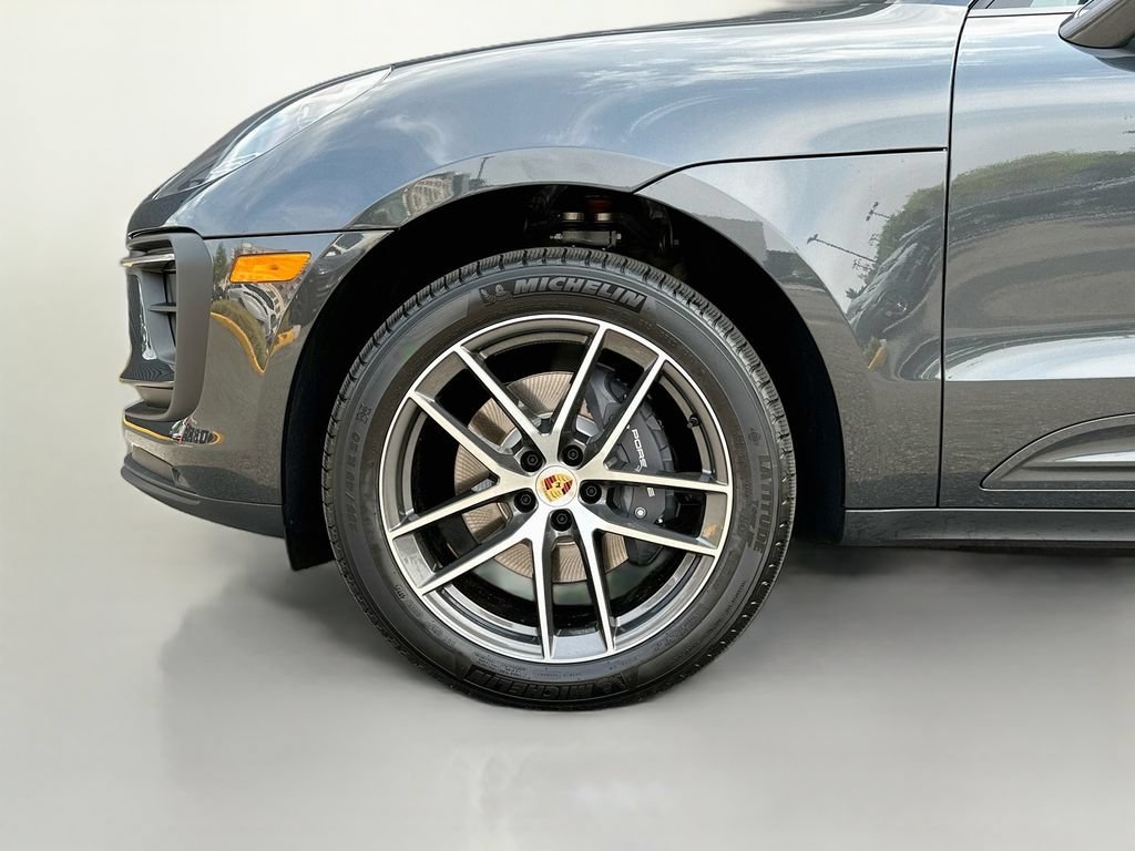 New 2026 Porsche Macan AWD/4WD image 33
