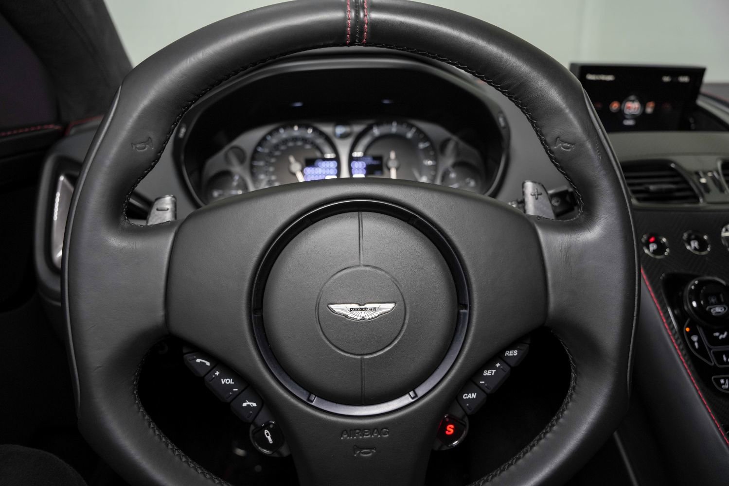 Used 2014 Aston Martin Vanquish Coupe image 46