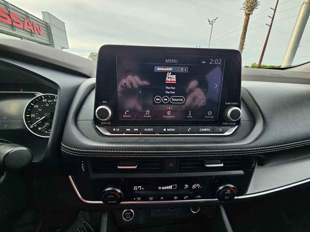 Used 2023 Nissan Rogue SV image 20