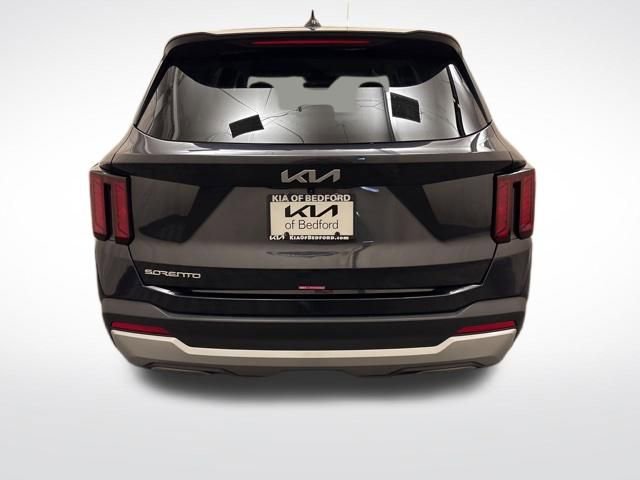 Certified 2025 Kia Sorento LX FWD image 6