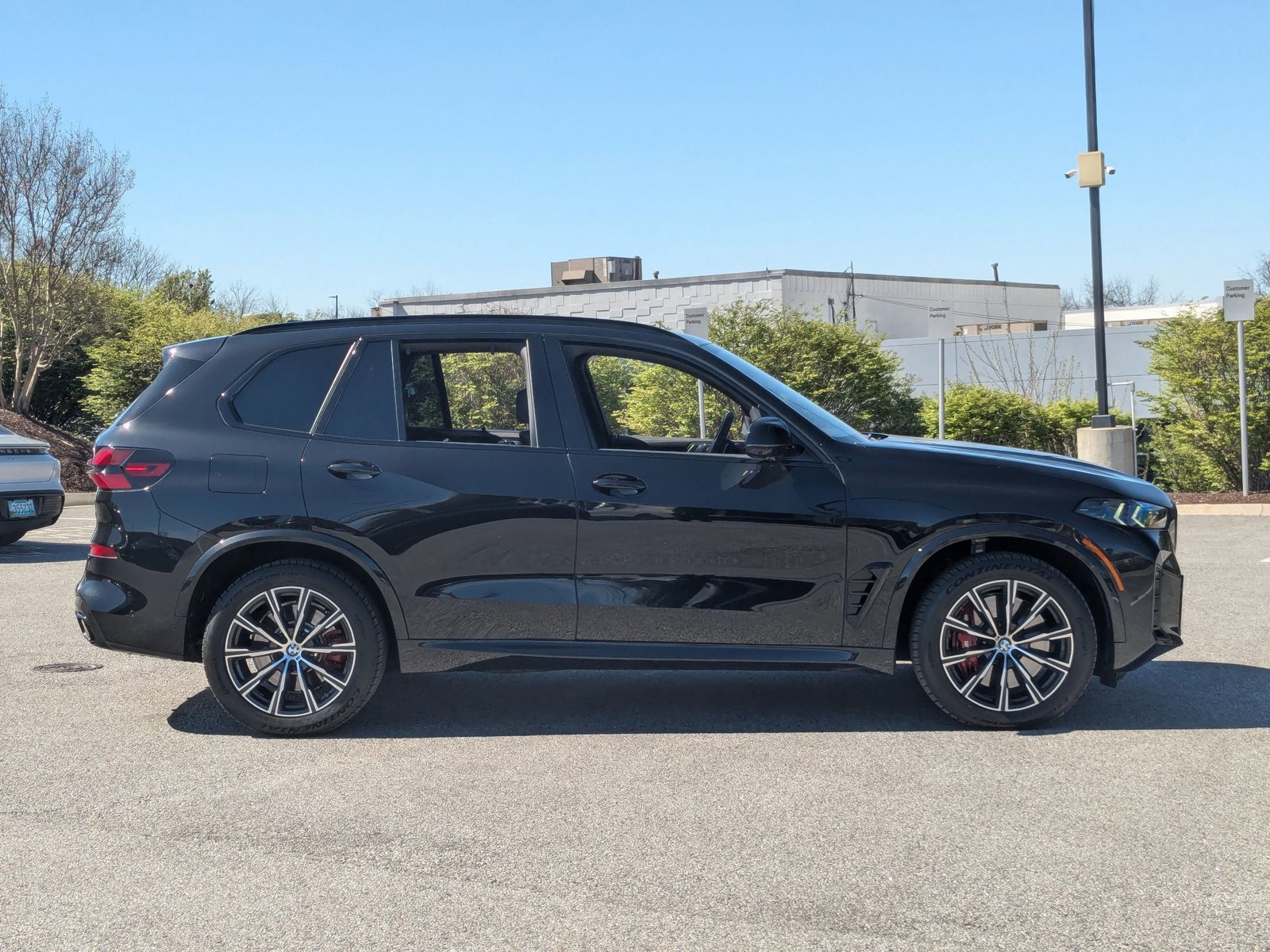 Used 2025 BMW X5 M60i w/ Executive Package image 8