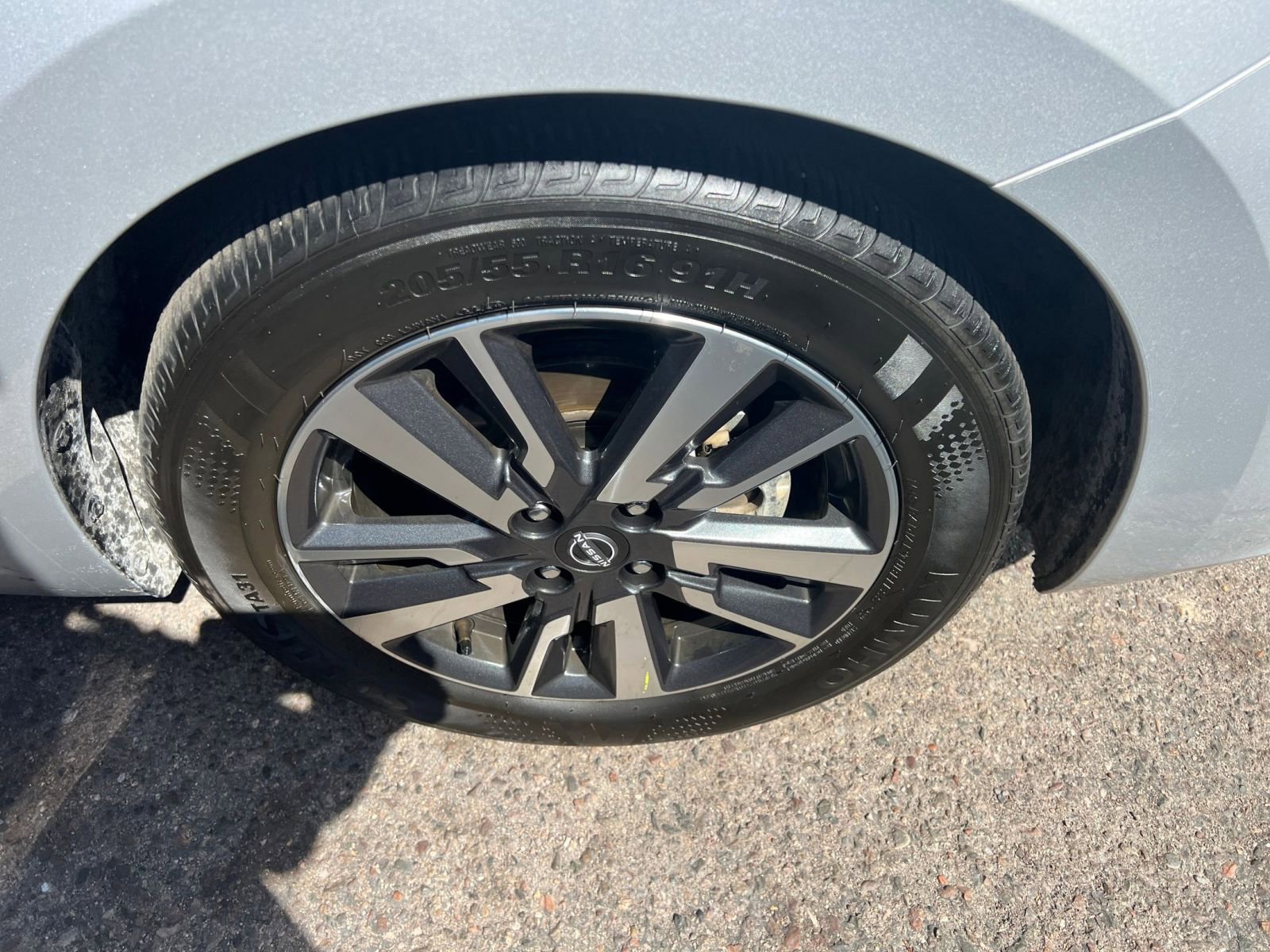 Used 2025 Nissan Versa SV image 30