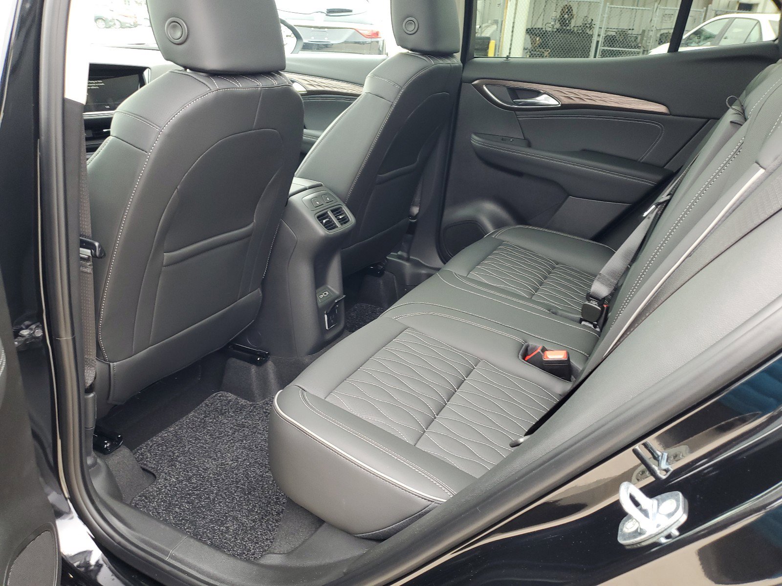 Used 2023 Buick Envision Avenir image 13