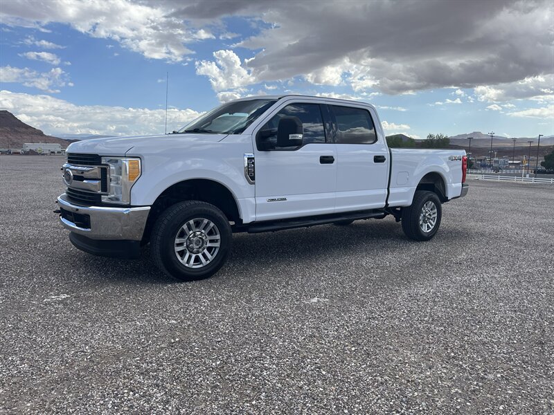 Used 2017 Ford F250 XLT AWD/4WD image 4