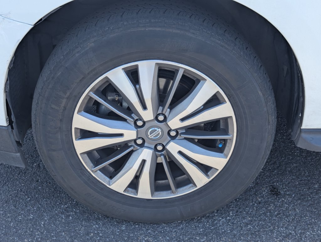 Used 2017 Nissan Pathfinder SV AWD/4WD image 13