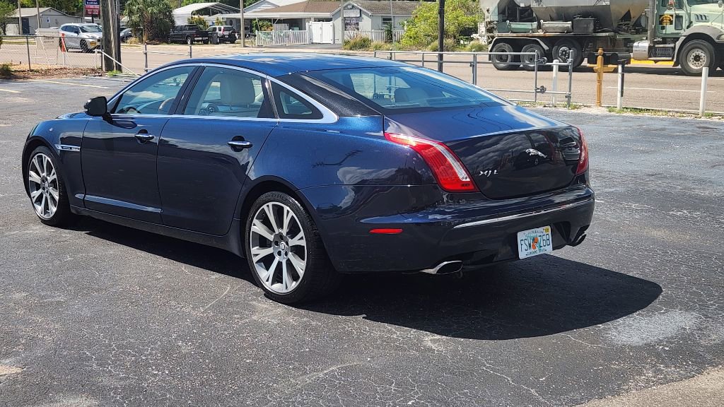 Used 2011 Jaguar XJ L Supercharged RWD image 4