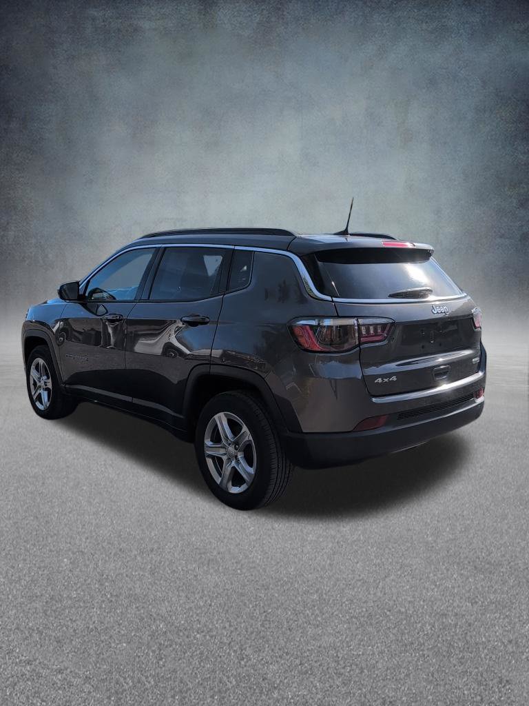 Used 2023 Jeep Compass Latitude w/ Convenience Group AWD/4WD image 5
