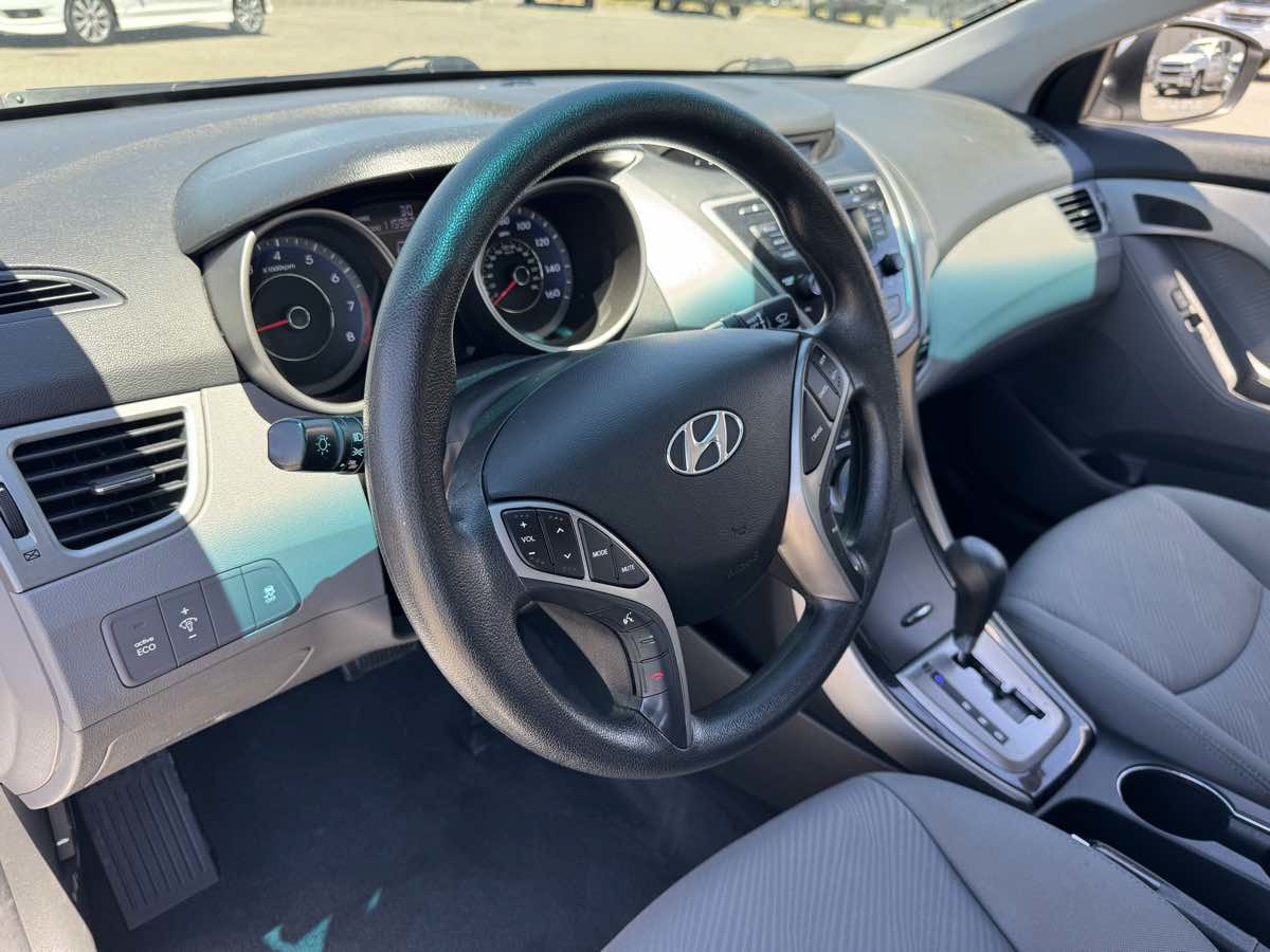 Used 2013 Hyundai Elantra GLS w/ Preferred Pkg FWD image 22