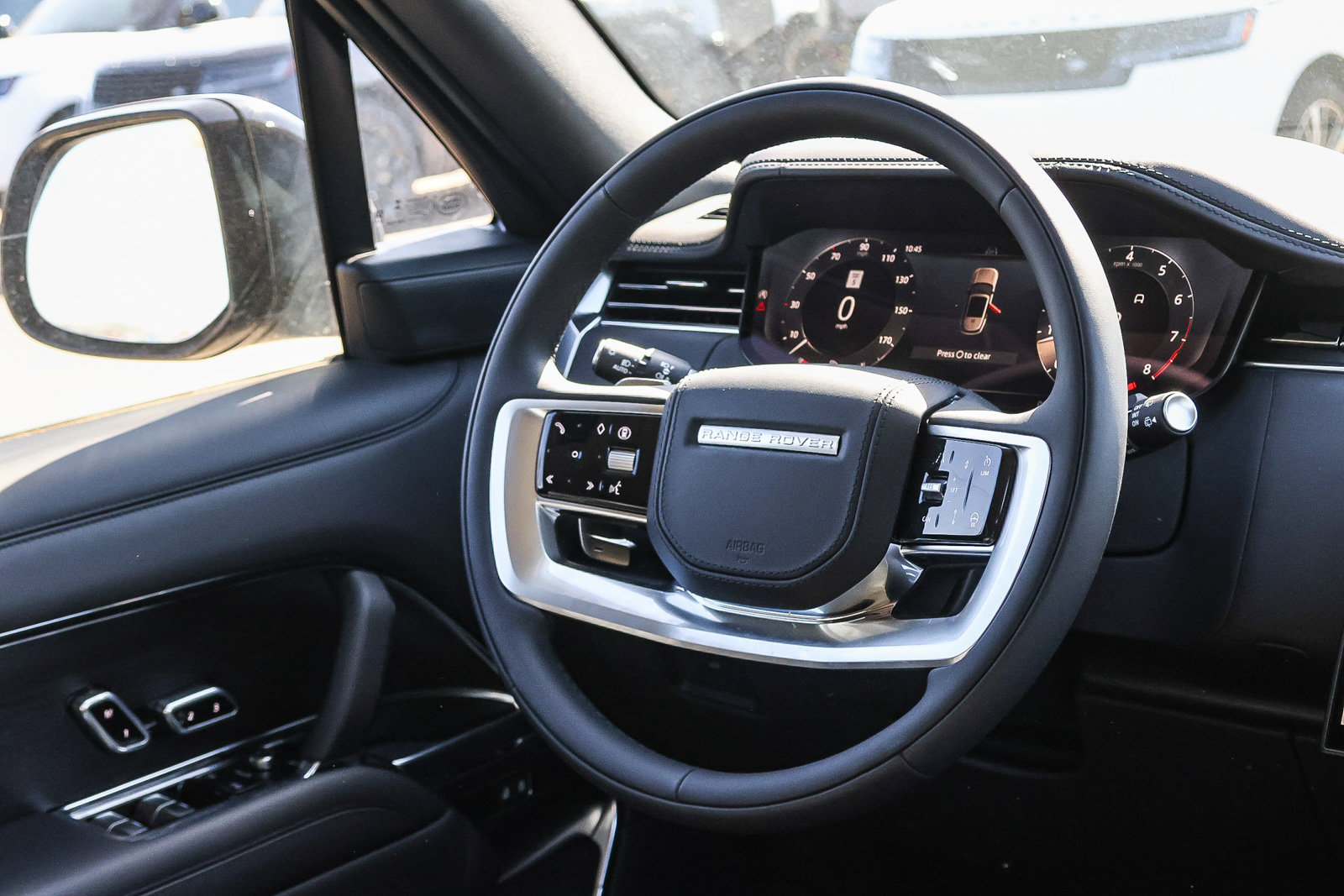 New 2026 Land Rover Range Rover Long Wheelbase SE AWD/4WD image 21