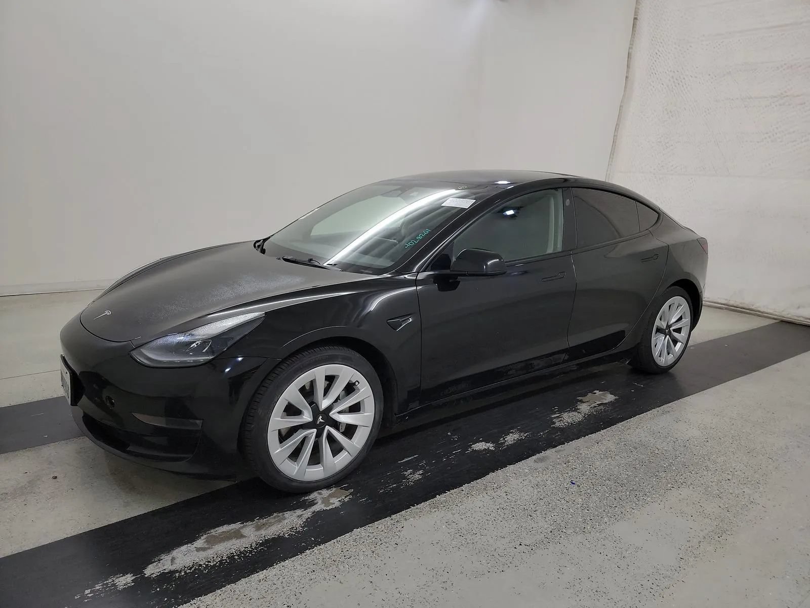 Used 2022 Tesla Model 3 Standard Range RWD image 1