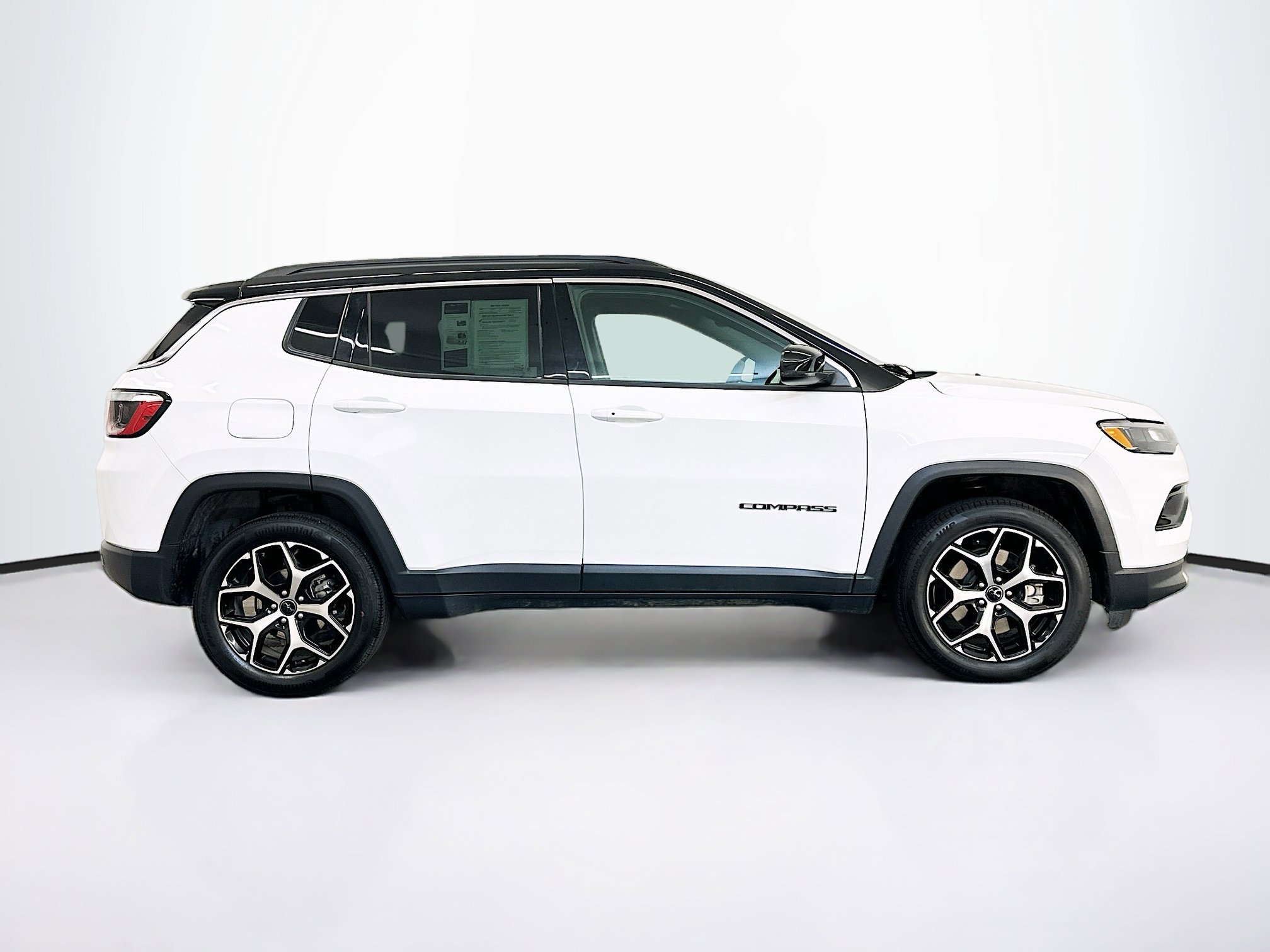 Used 2025 Jeep Compass Limited image 10
