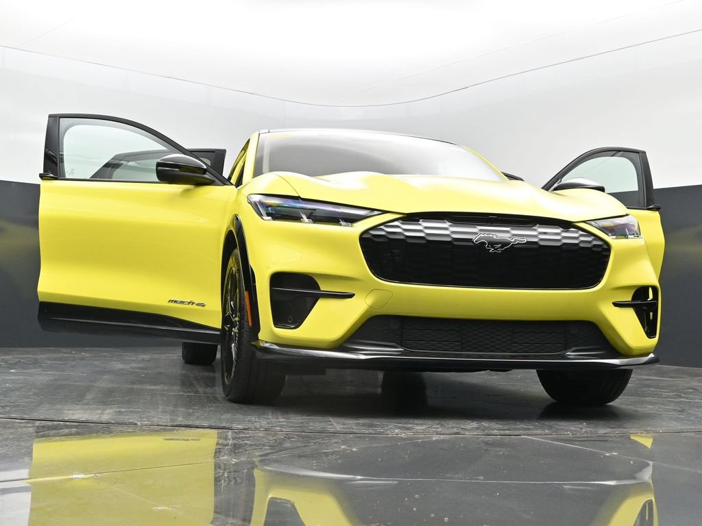 Used 2025 Ford Mustang Mach-E Premium w/ Sport Appearance Package AWD/4WD image 37