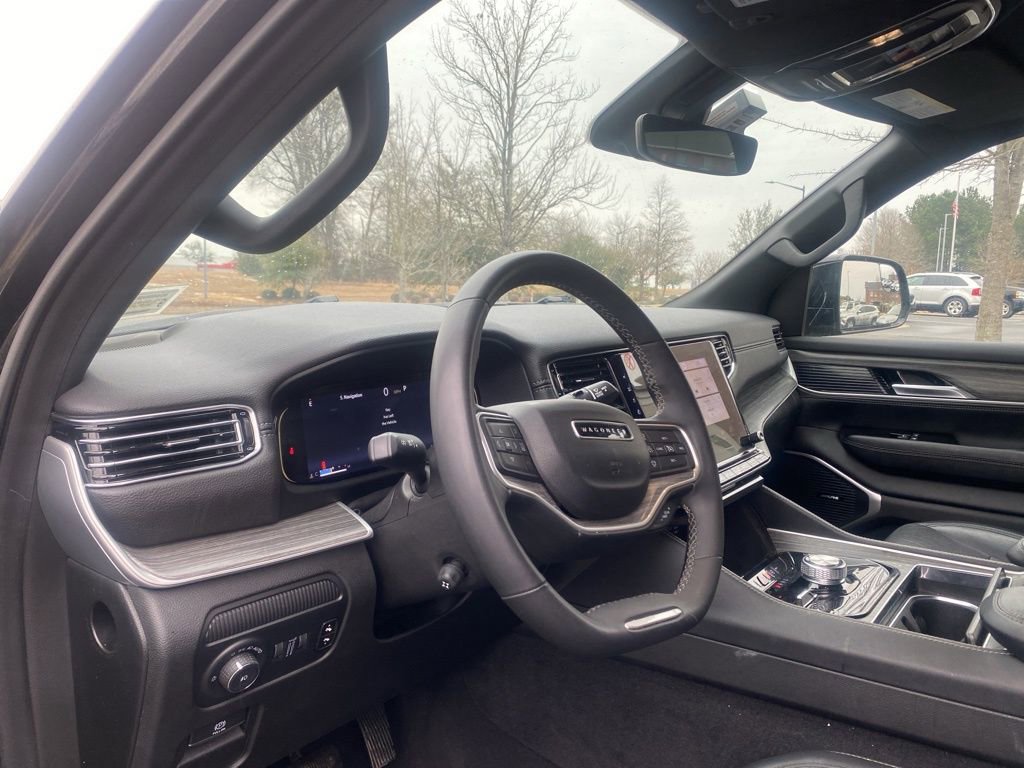 Used 2024 Jeep Wagoneer L Series II w/ Flexible Seating Group image 15