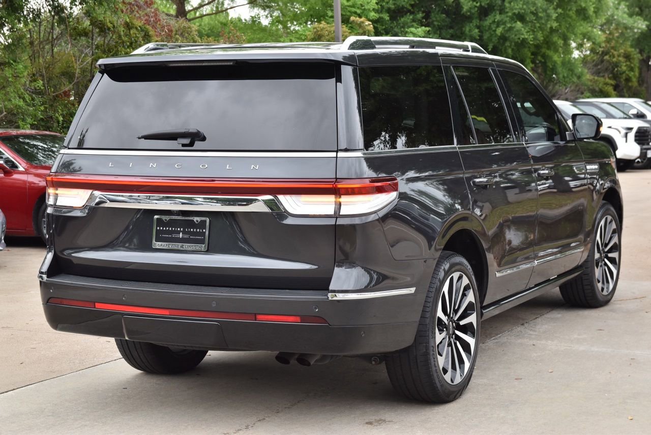 Used 2024 Lincoln Navigator Reserve AWD/4WD image 6