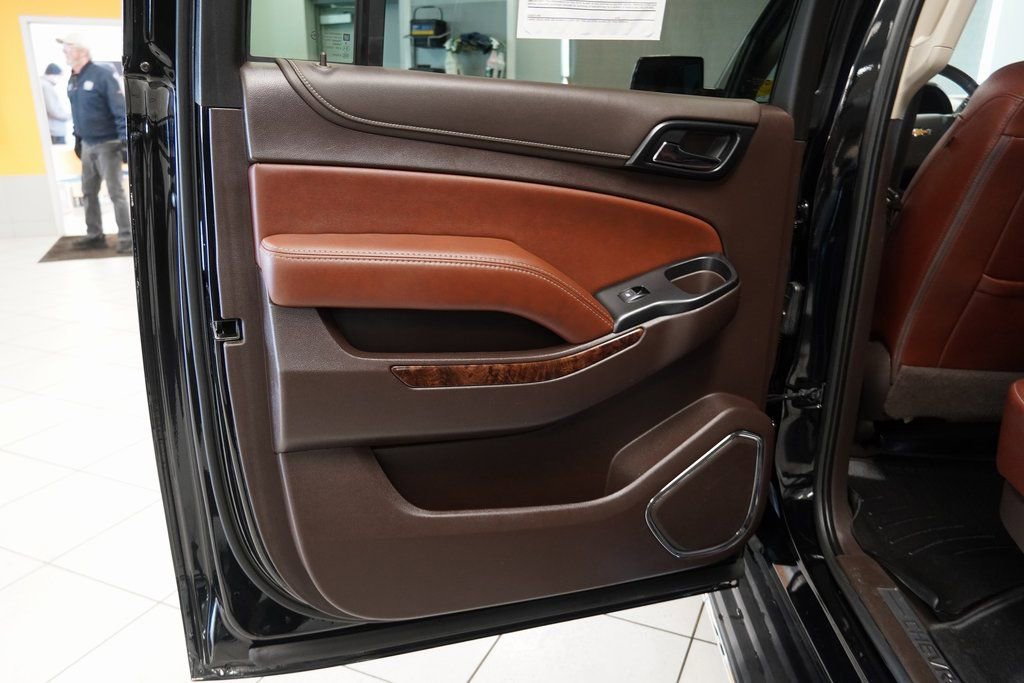 Used 2020 Chevrolet Suburban Premier image 29