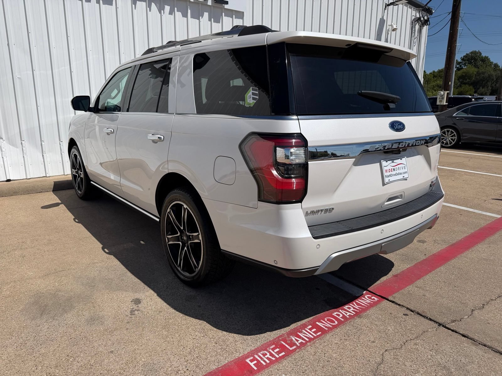 Used 2019 Ford Expedition Limited w/ Texas Edition Package RWD image 4