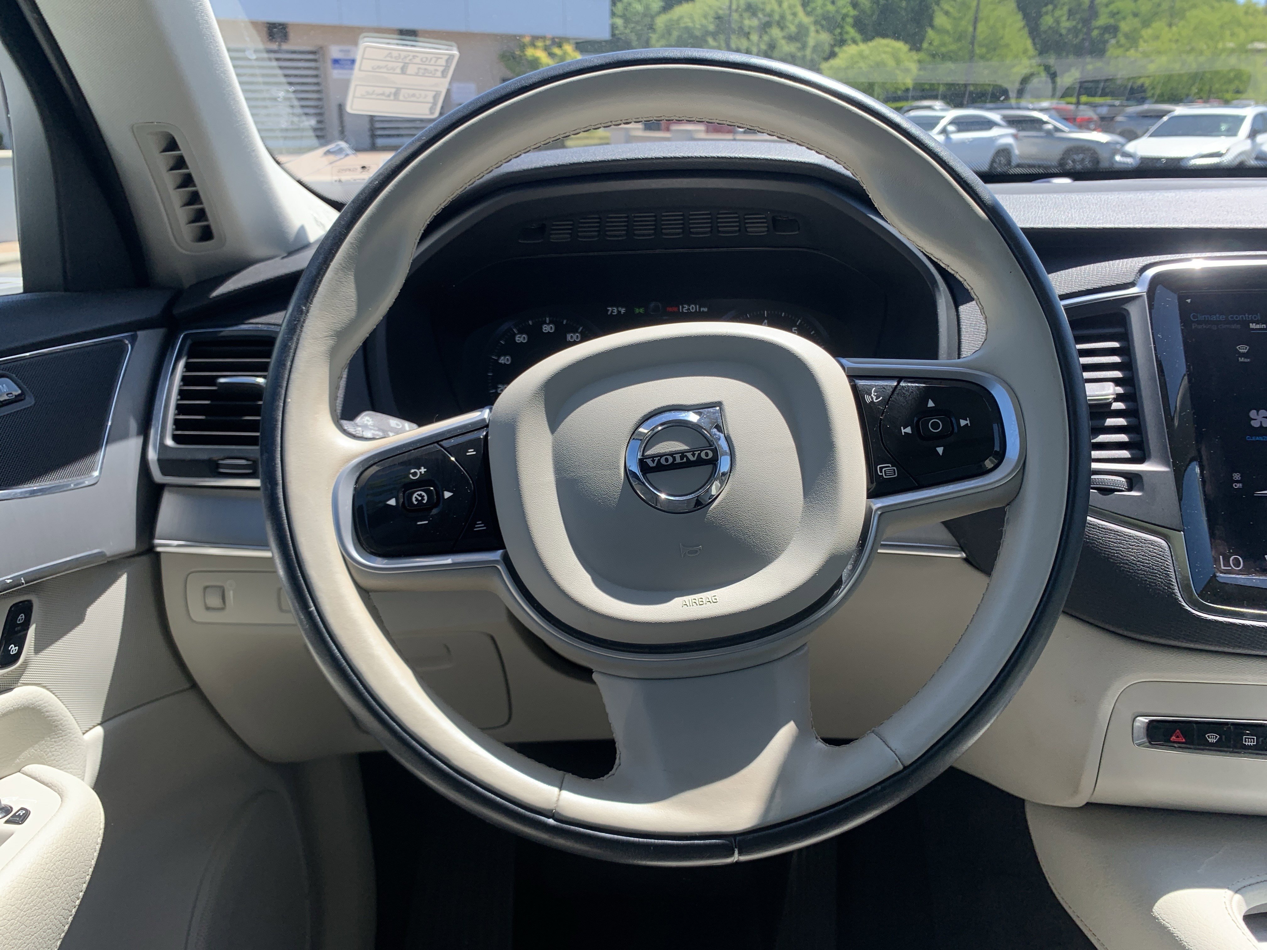 Used 2022 Volvo XC90 T5 Momentum w/ Climate Package FWD image 18