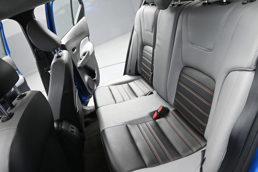 Used 2023 Nissan Kicks SR w/ SR Premium Package FWD image 26