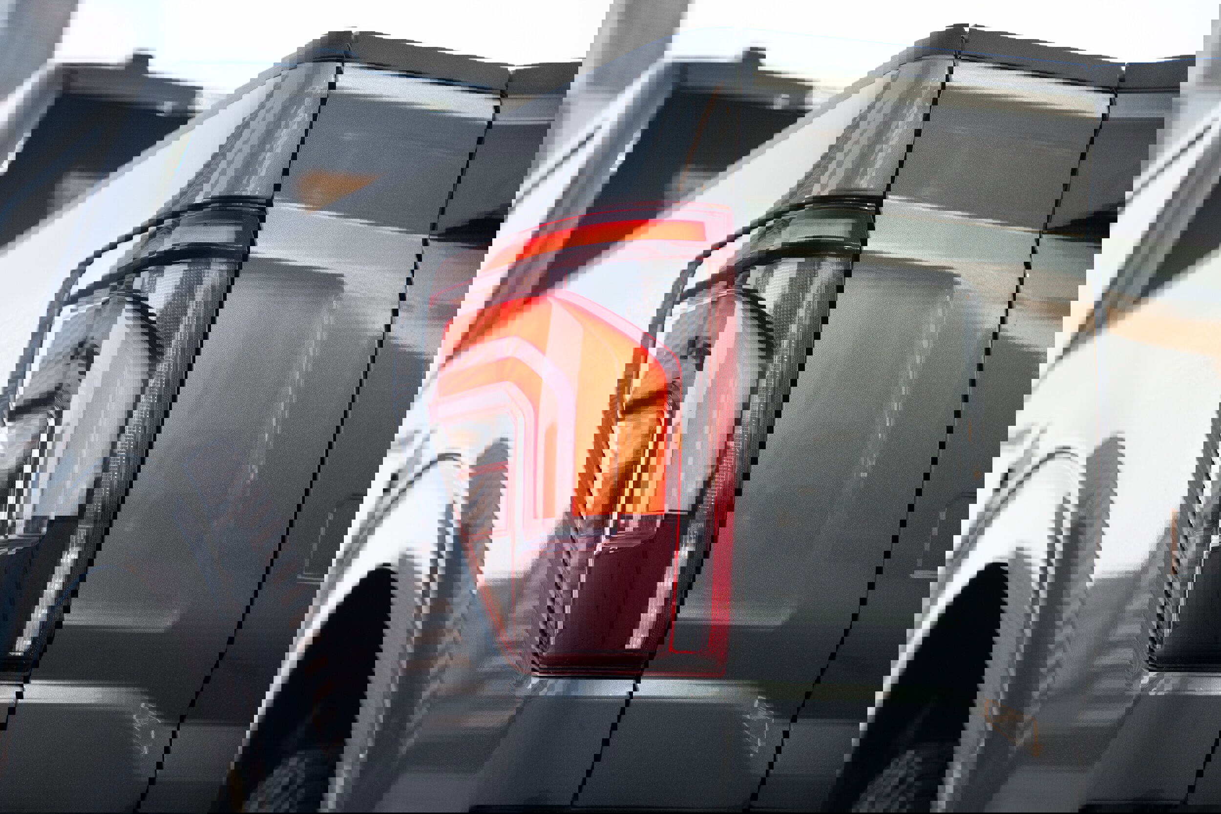 Used 2025 Ford F150 Lariat w/ Equipment Group 502A High image 10