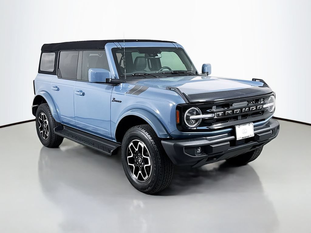 Used 2025 Ford Bronco Outer Banks AWD/4WD image 3