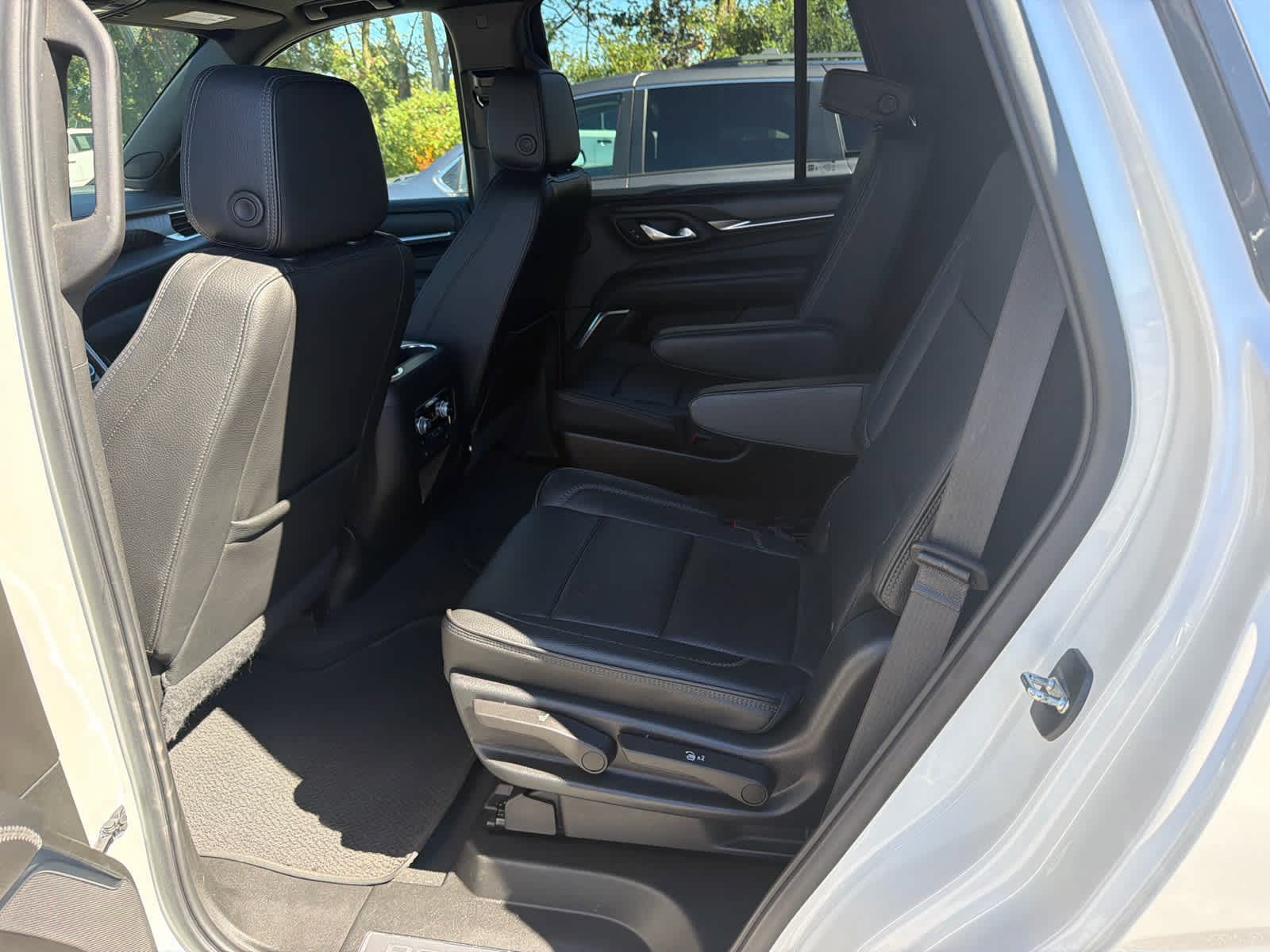 Used 2022 GMC Yukon Denali AWD/4WD image 31