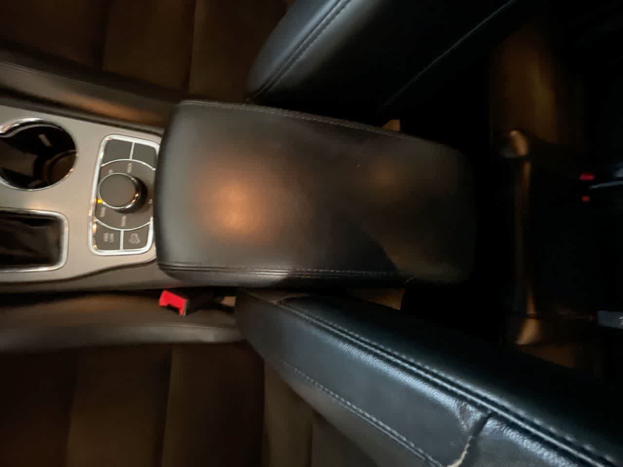 Used 2022 Jeep Grand Cherokee Laredo X AWD/4WD image 21