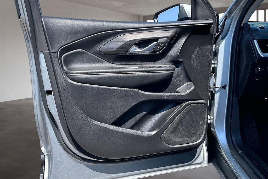 Used 2024 GMC Terrain SLE image 19