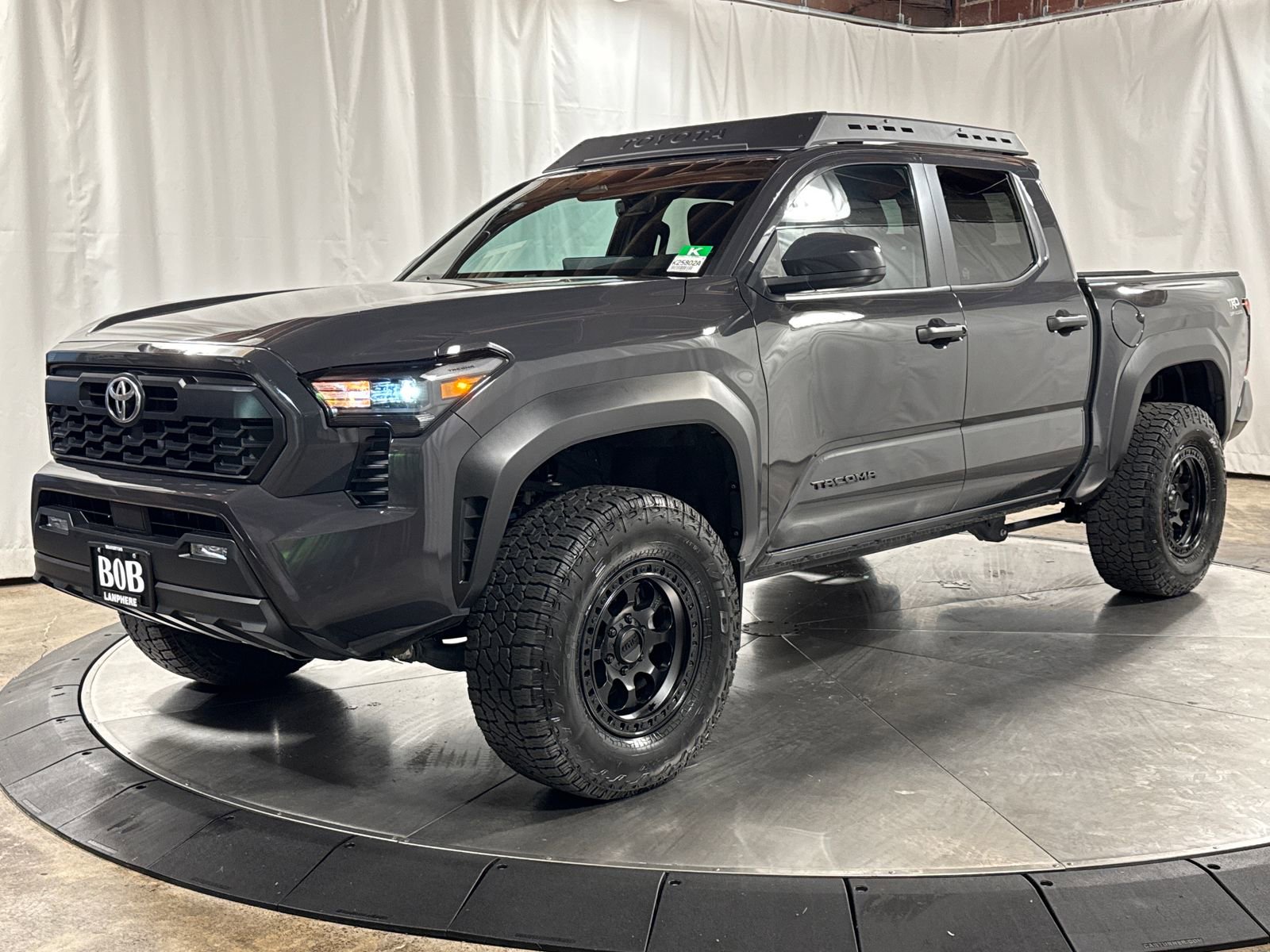 Used 2024 Toyota Tacoma TRD Off-Road AWD/4WD image 1